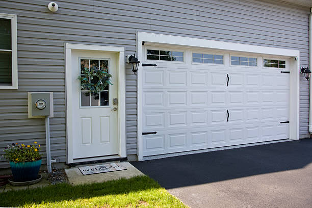 24/7 Emergency Garage Door Panel Replacement experts in North Bend, OH